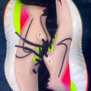 Nike Renew Women’s Shoe - Size 9